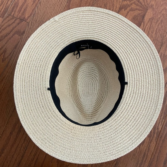 NWT..ANYCOSY…hat - Picture 7 of 8